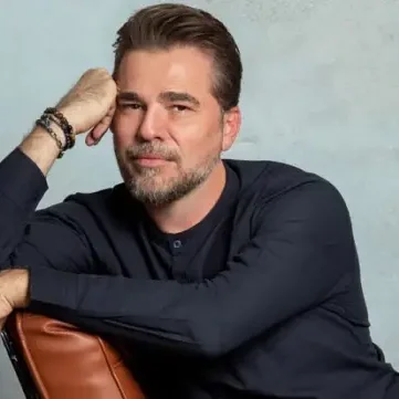 Енгин Алтан Дюзятан