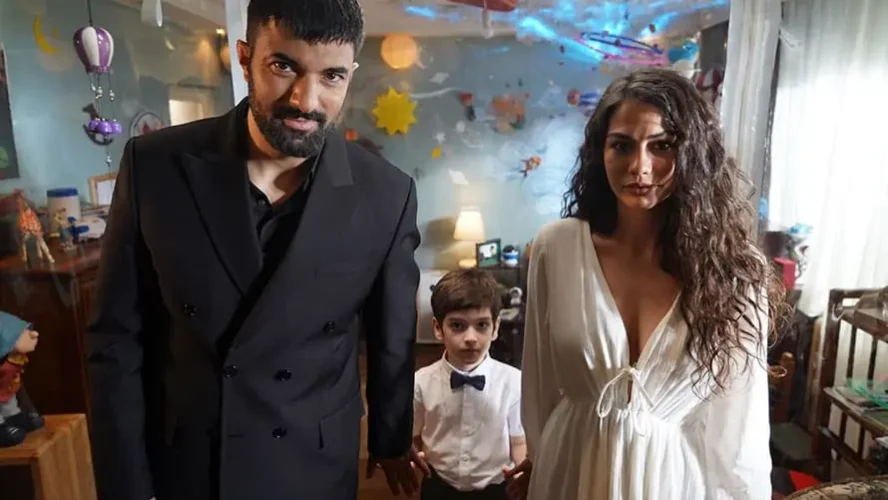 Rastin Paknahad, Фара